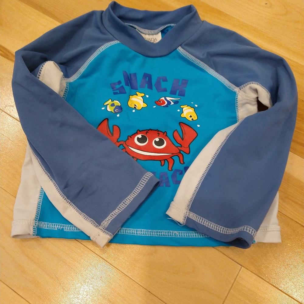 4/20$ 24m blue snack attack crab rash guard